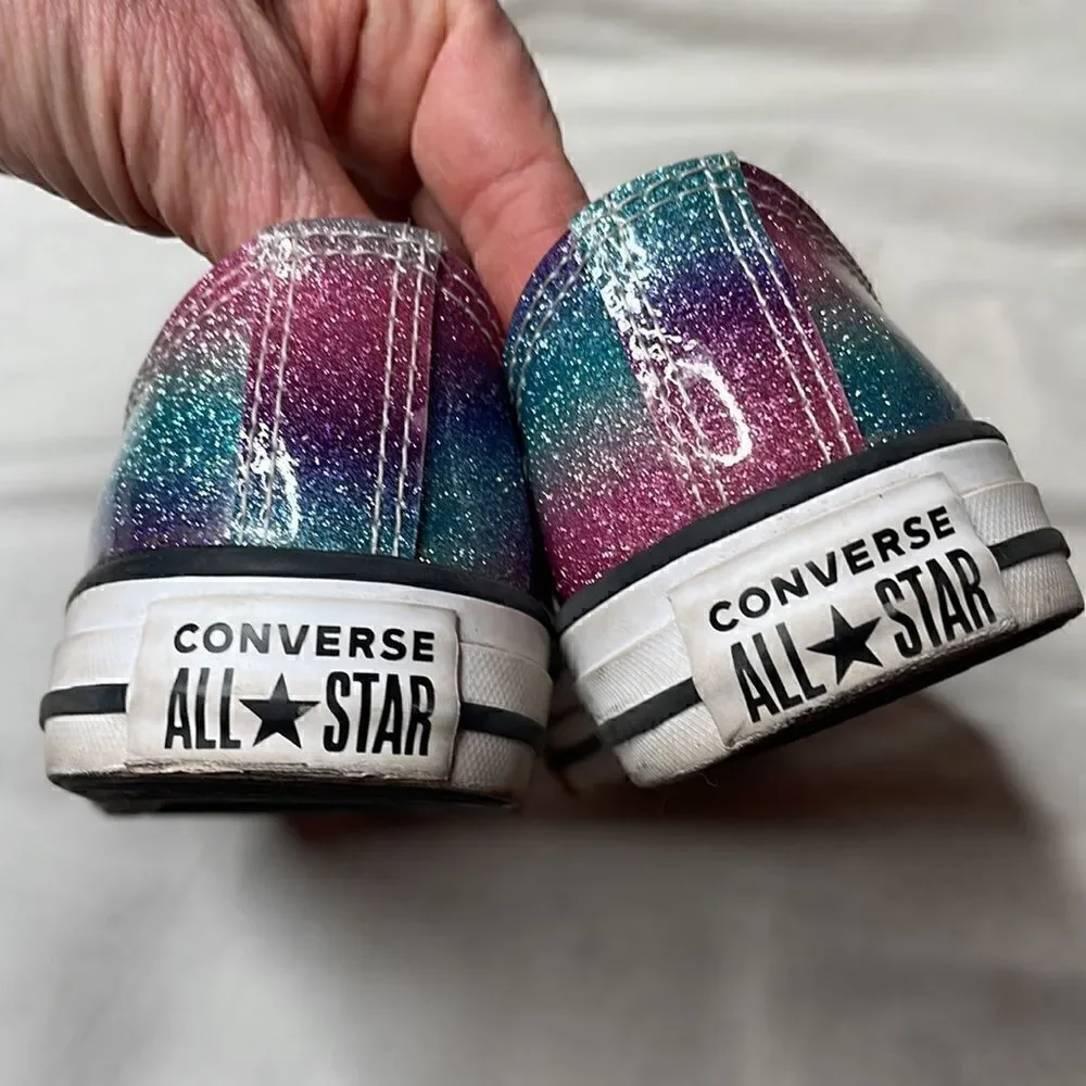 Girl’s Converse All Star Low Top Sparkle Sneakers. Size 2.